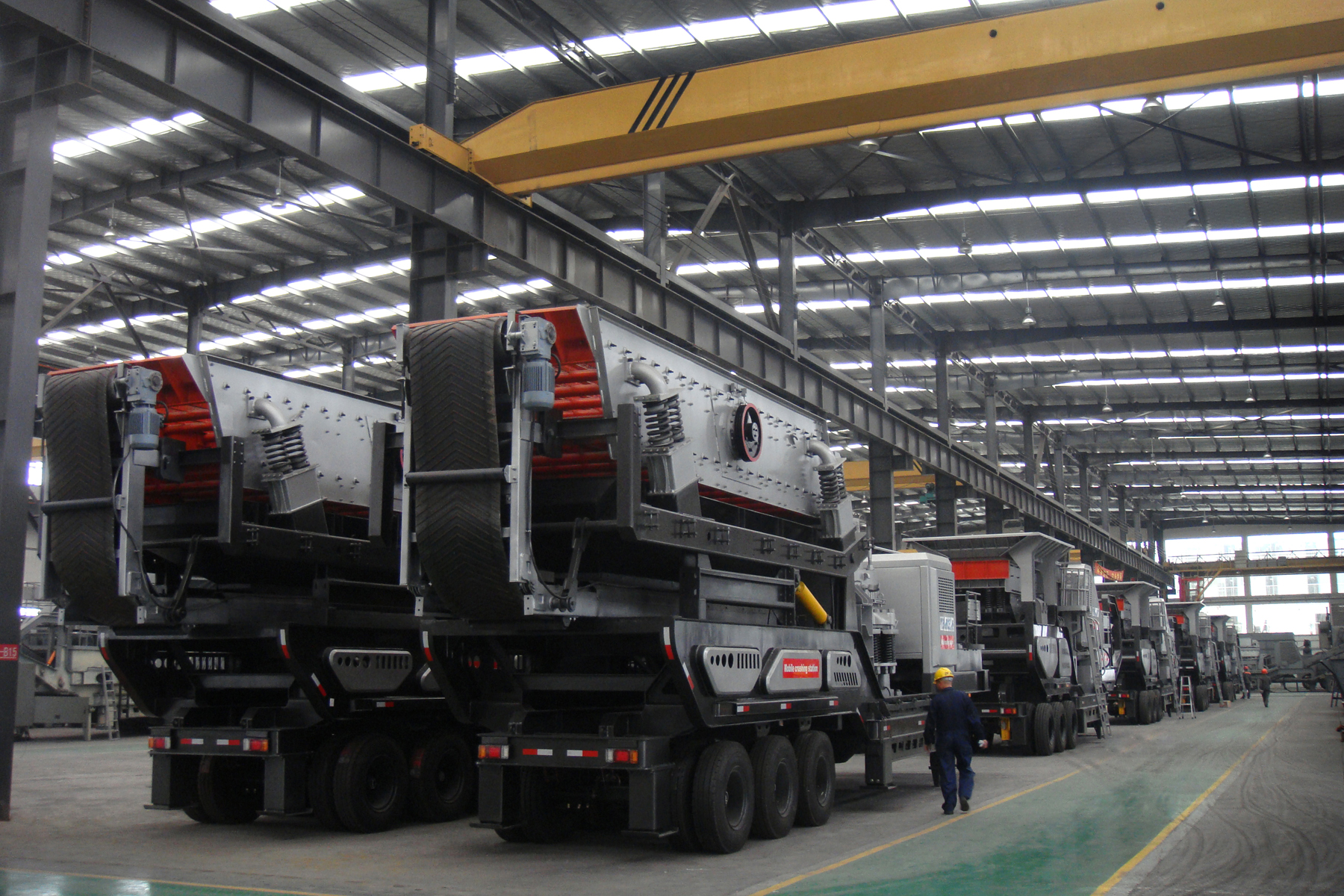 crushing machine in production factory